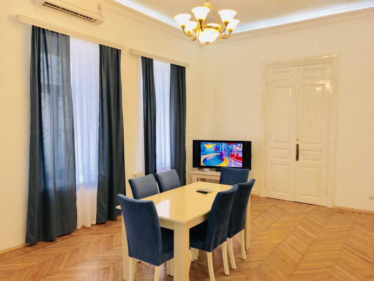 Check-In Apartment Near Fountain Square Vidadi Str Bakú Habitación foto