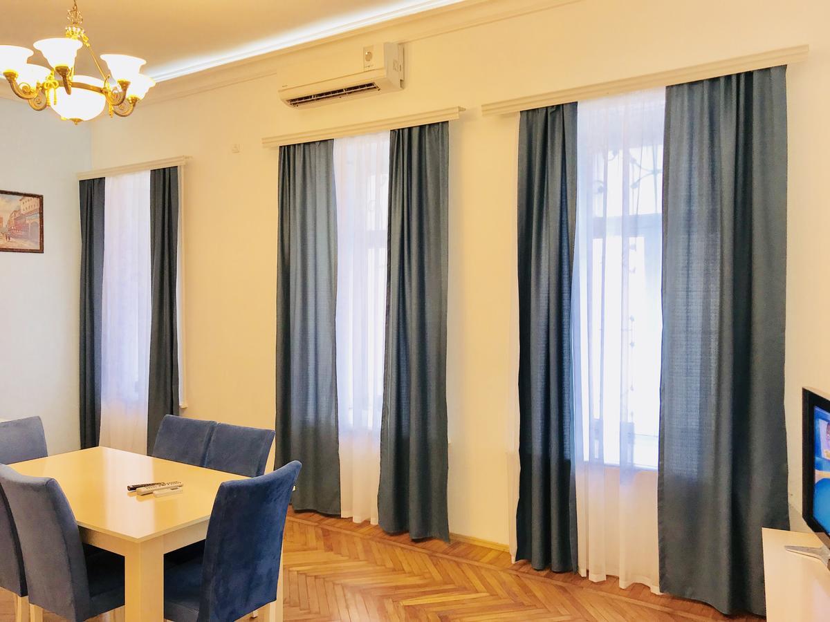 Check-In Apartment Near Fountain Square Vidadi Str Bakú Exterior foto